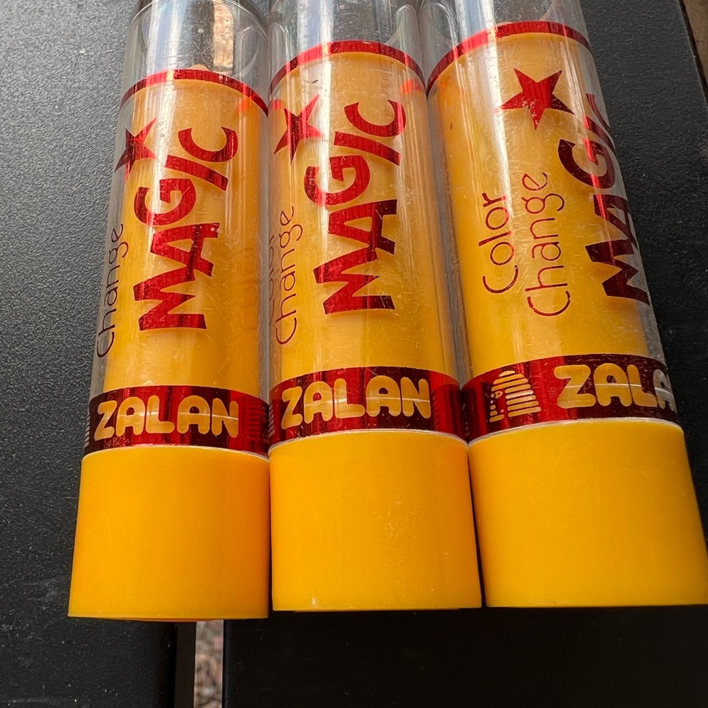 Lot Of‎ 3 New, Zalan Color Change Magic Lipstick (Yellow) With Mystery Gift